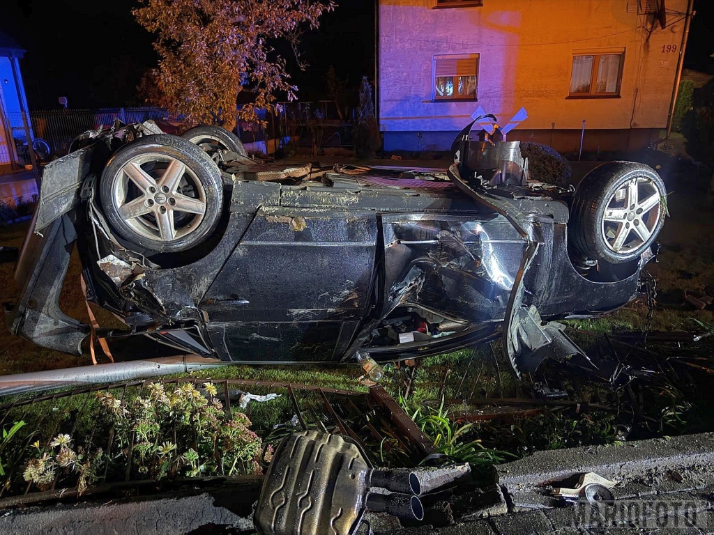 Dachowanie na ul. Oświęcimskiej w Opolu. Kierowcą był poszukiwany mężczyzna