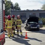 Wypadek na ulicy Teligi w Opolu. Samochód uderzył w słup telekomunikacyjny