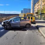 Kierowca wjechał w barierki na dużym rondzie w Opolu