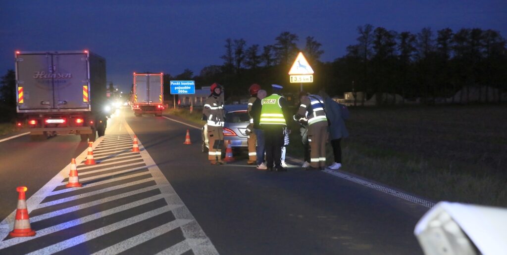 Zderzenie fiata i mercedesa na obwodnicy Opola Zderzenie fiata i mercedesa na obwodnicy Opola