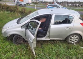 Wrzoski. Kierujący oplem wypadł z drogi, mężczyzna miał ponad trzy promile