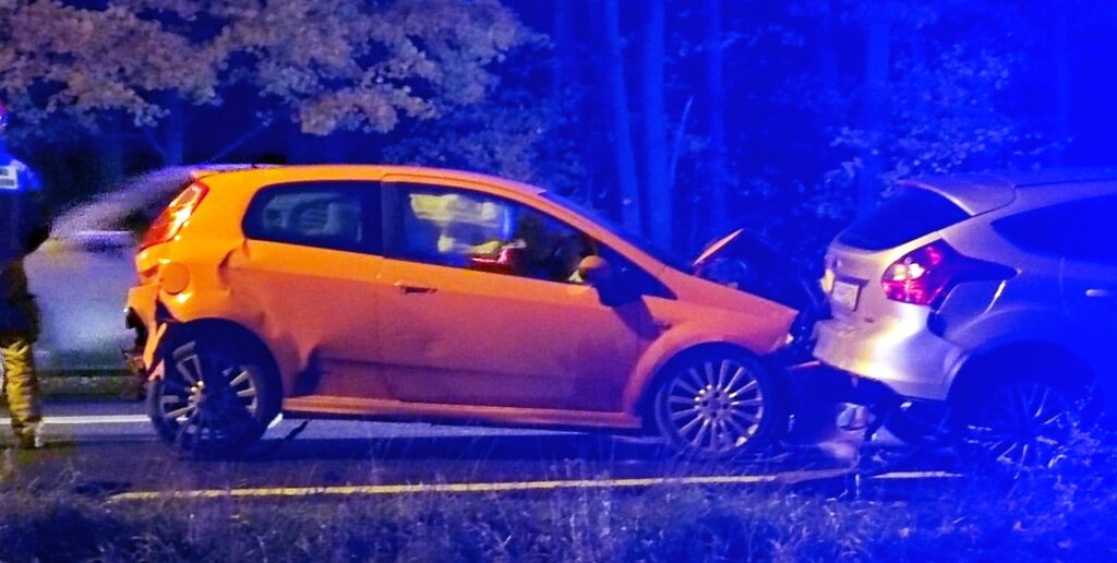 Zderzenie trzech aut na trasie Opole-Ozimek