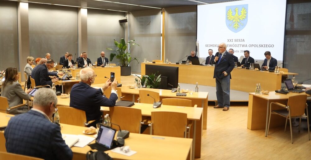 Listopadowa sesja Sejmiku: o powietrzu, hałasie i statucie, czyli jak region łapie oddech