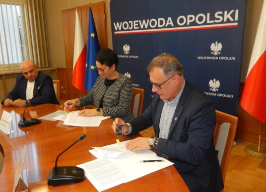 Nowe wozy dla strażaków z Kępnicy i Wyszkowa. Dwa miliony złotych dla gminy Nysa