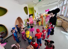 Postacie z bajek opanowały Przedszkole w Chróścicach