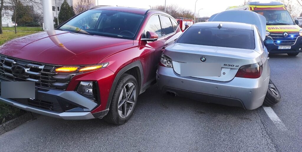 Kolizja na ul. Okulickiego w Opolu, zderzyły się trzy auta