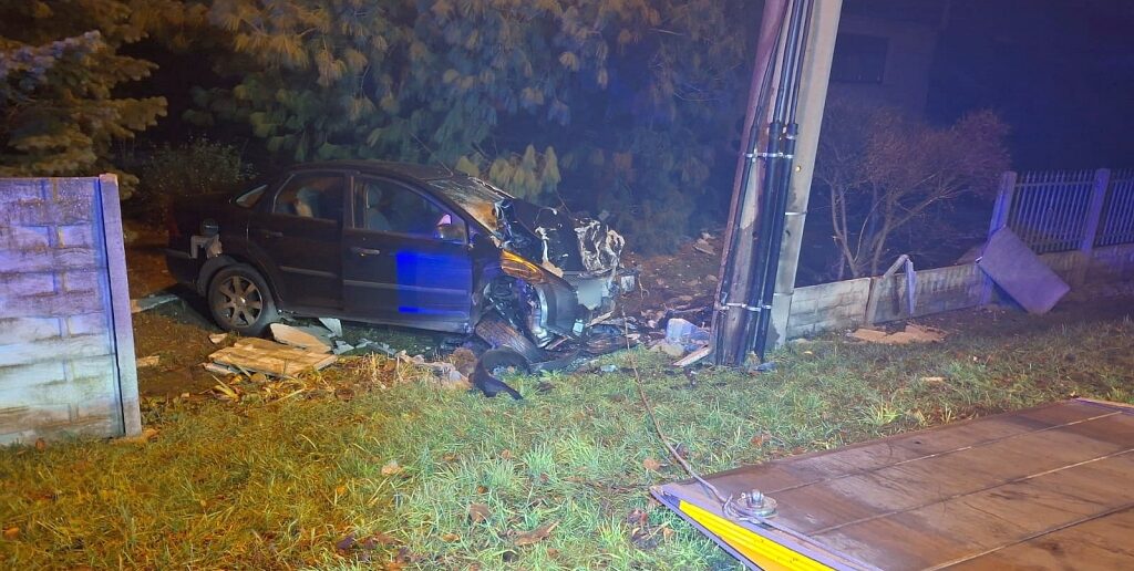 Kierowca wjechał w ogrodzenie w Chróścinie, miał blisko 1,5 promila