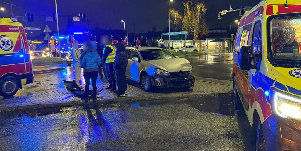 Zderzenie skody i volkswagena na skrzyżowaniu z ul. Witosa w Opolu