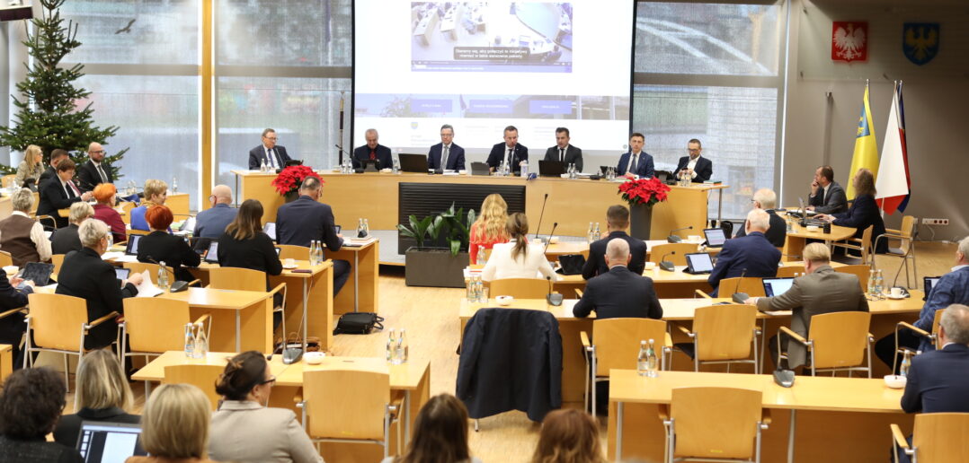 Sejmik Województwa Opolskiego uchwalił budżet na 2026 rok. Budżet bezpieczny, odważny i przygotowany na przyszłość Sejmik Województwa Opolskiego uchwalił budżet na 2026 rok. Budżet bezpieczny, odważny i przygotowany na przyszłość