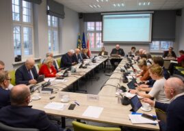 Kiedy bezpieczeństwo staje się konkretne. Powiat kędzierzyńsko-kozielski liczy miliony na ochronę ludzi