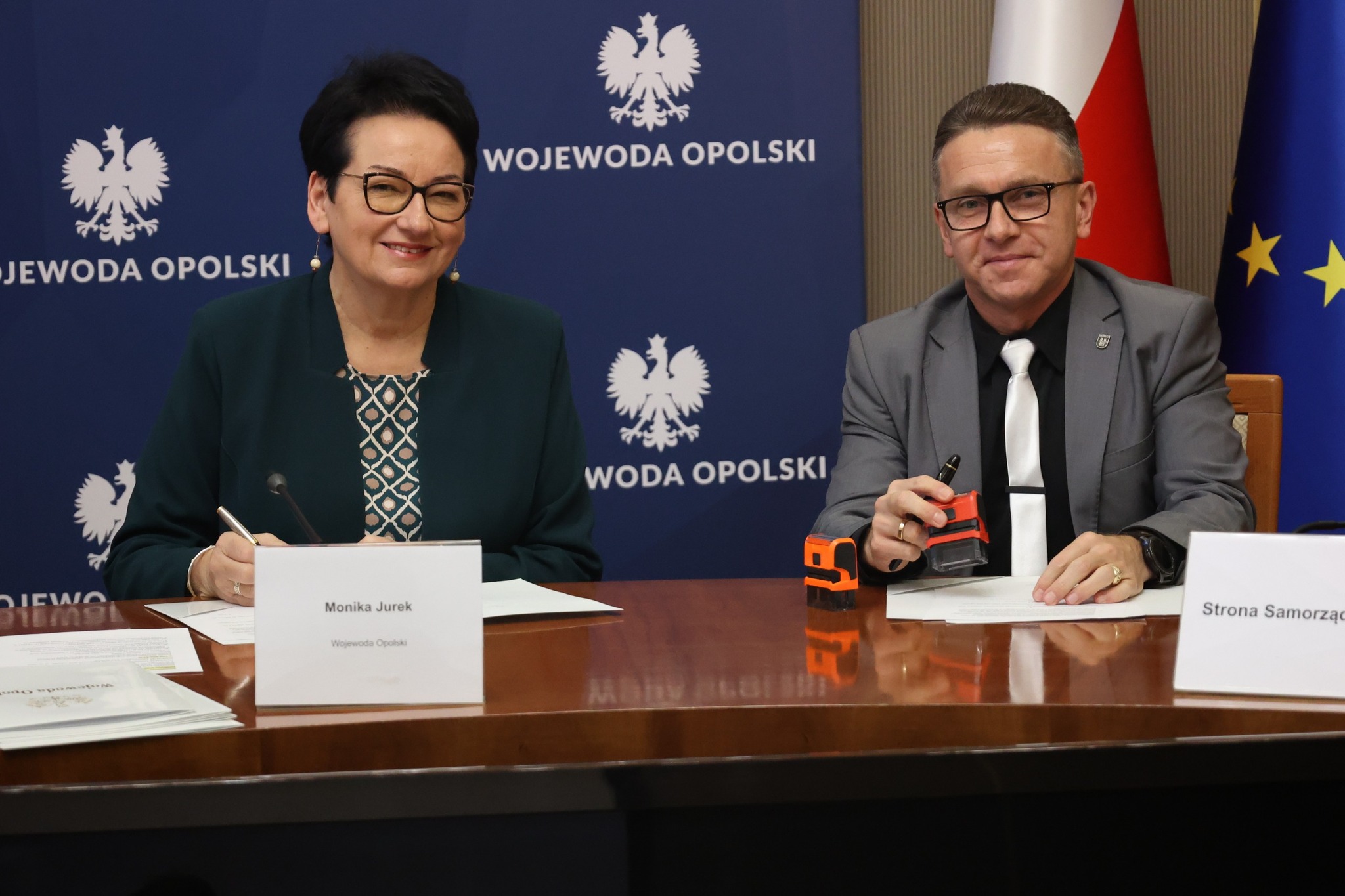 Kolejne miliony na odbudowę po powodzi. Samorządy z Głubczyc, Prudnika i Grodkowa podpisały nowe umowy