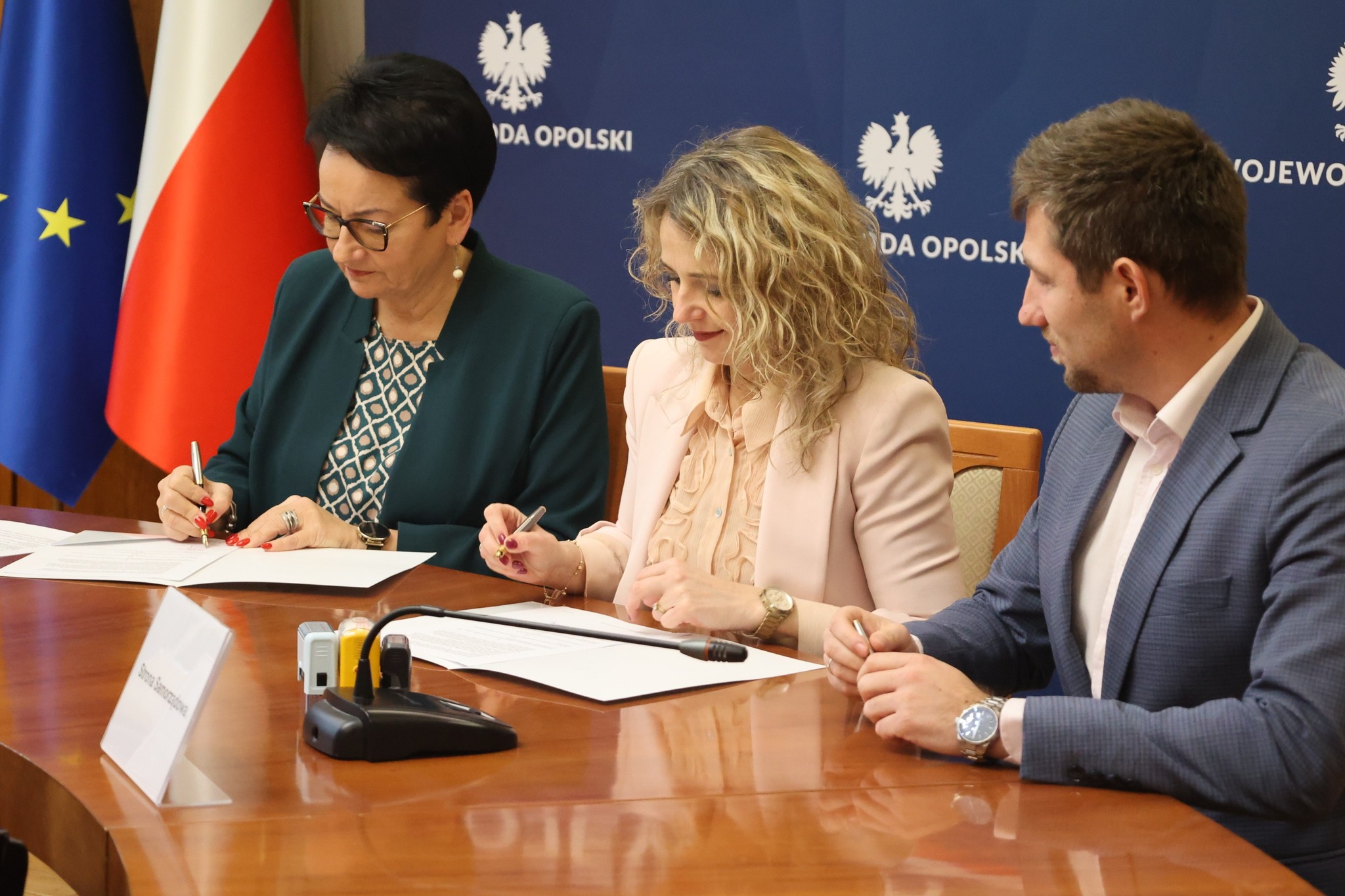 Kolejne miliony na odbudowę po powodzi. Samorządy z Głubczyc, Prudnika i Grodkowa podpisały nowe umowy