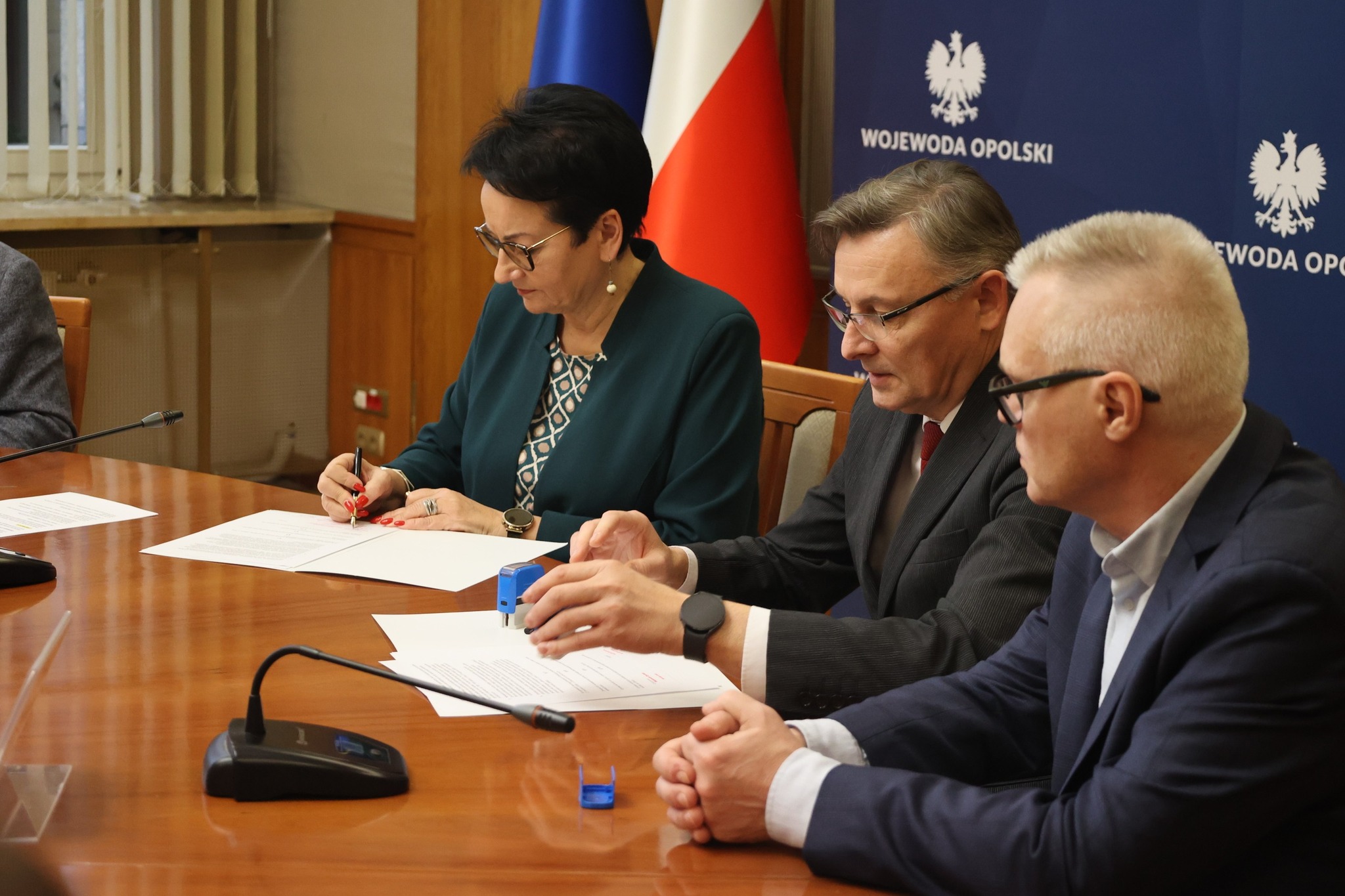 Kolejne miliony na odbudowę po powodzi. Samorządy z Głubczyc, Prudnika i Grodkowa podpisały nowe umowy