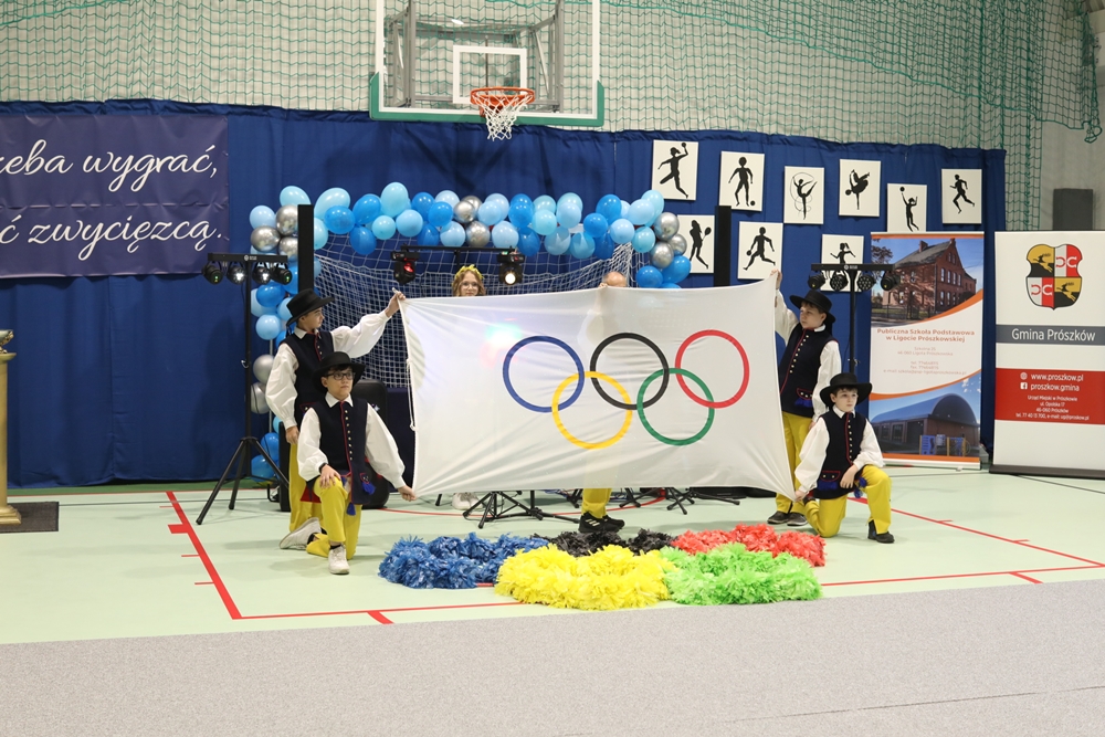 Mikołajkowy przeskok cywilizacyjny: nowa hala sportowa w Ligocie Prószkowskiej otwarta!