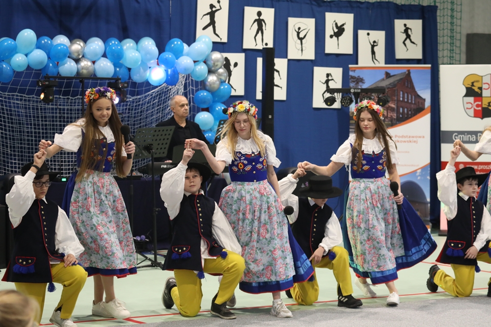 Mikołajkowy przeskok cywilizacyjny: nowa hala sportowa w Ligocie Prószkowskiej otwarta!