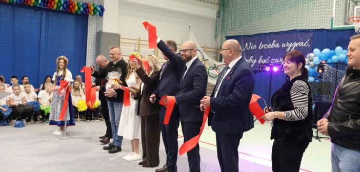 Mikołajkowy przeskok cywilizacyjny: nowa hala sportowa w Ligocie Prószkowskiej otwarta!
