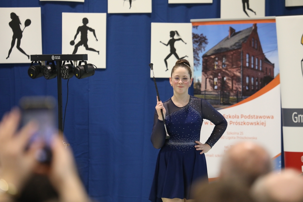 Mikołajkowy przeskok cywilizacyjny: nowa hala sportowa w Ligocie Prószkowskiej otwarta!