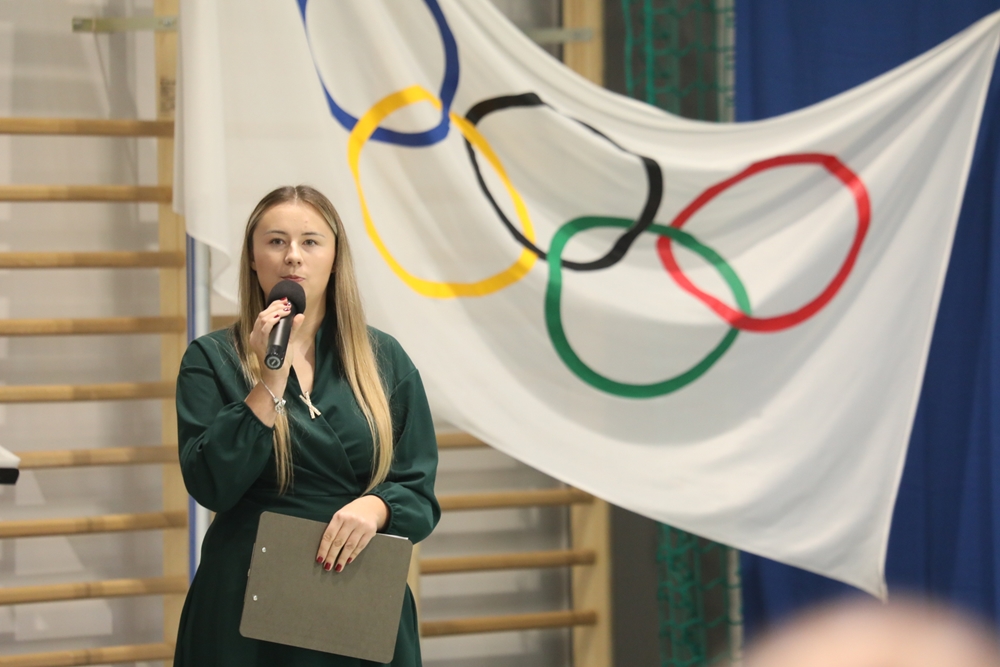 Mikołajkowy przeskok cywilizacyjny: nowa hala sportowa w Ligocie Prószkowskiej otwarta!