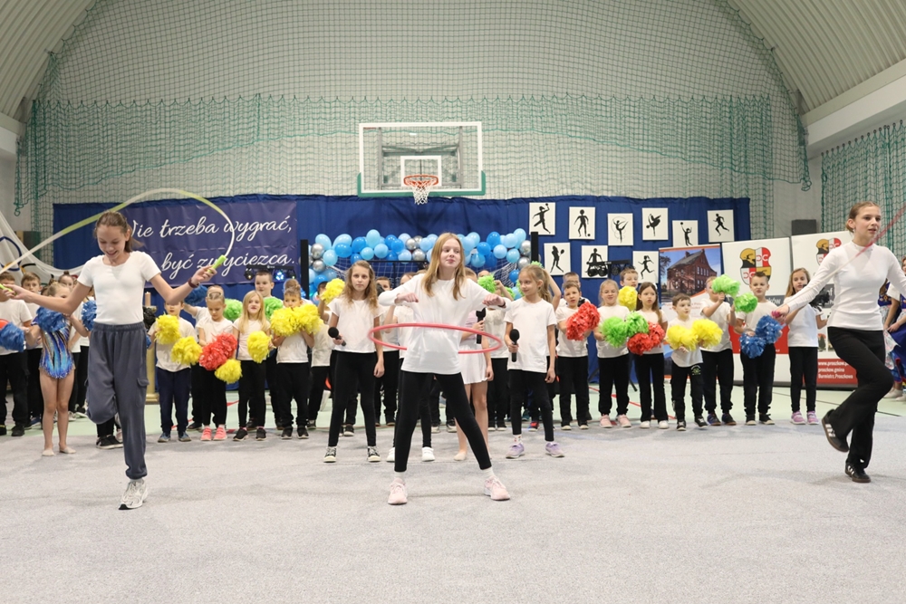 Mikołajkowy przeskok cywilizacyjny: nowa hala sportowa w Ligocie Prószkowskiej otwarta!