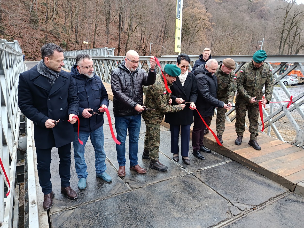 Most, który spiął Głuchołazy. I nerwy mieszkańców