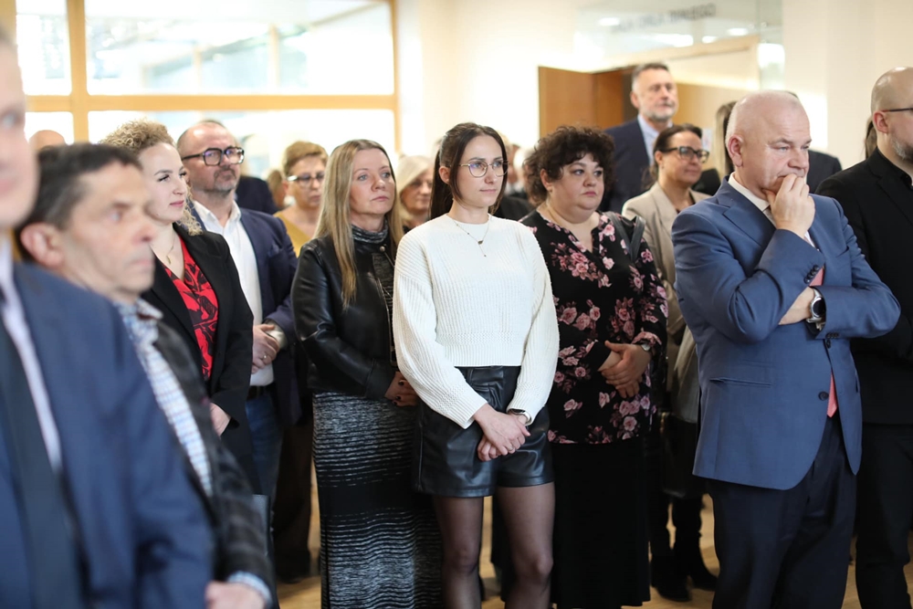 Światło, apel i budżet. Ostatnia sesja roku