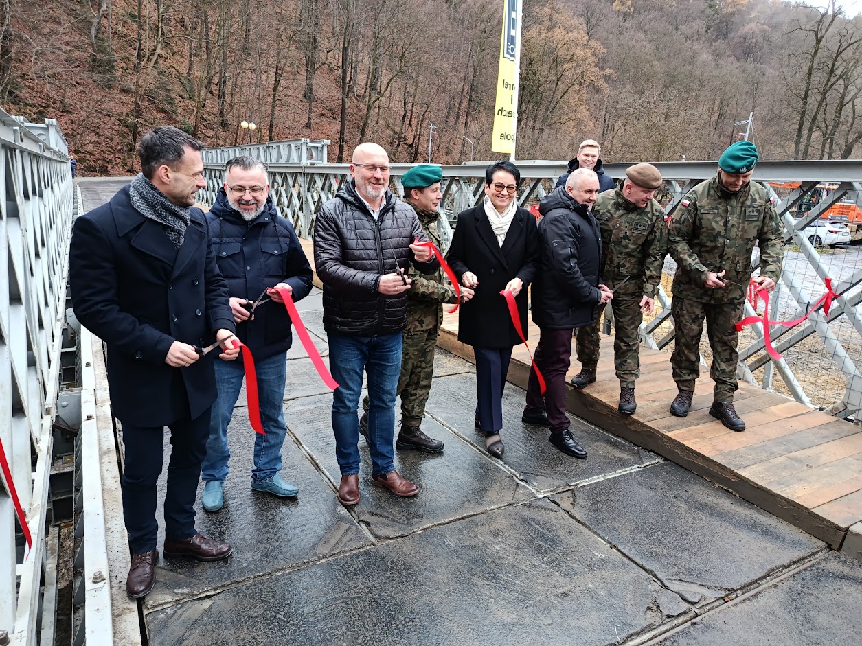 Most, który spiął Głuchołazy. I nerwy mieszkańców
