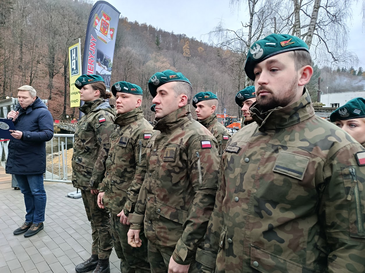 Most, który spiął Głuchołazy. I nerwy mieszkańców