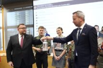 Światło, apel i budżet. Ostatnia sesja roku