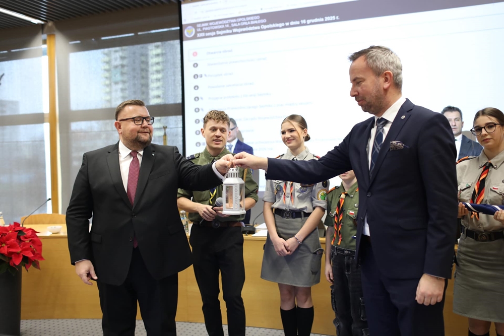 Światło, apel i budżet. Ostatnia sesja roku