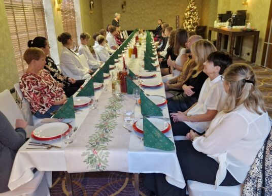 Przy jednym stole – wigilia, która naprawdę łączy