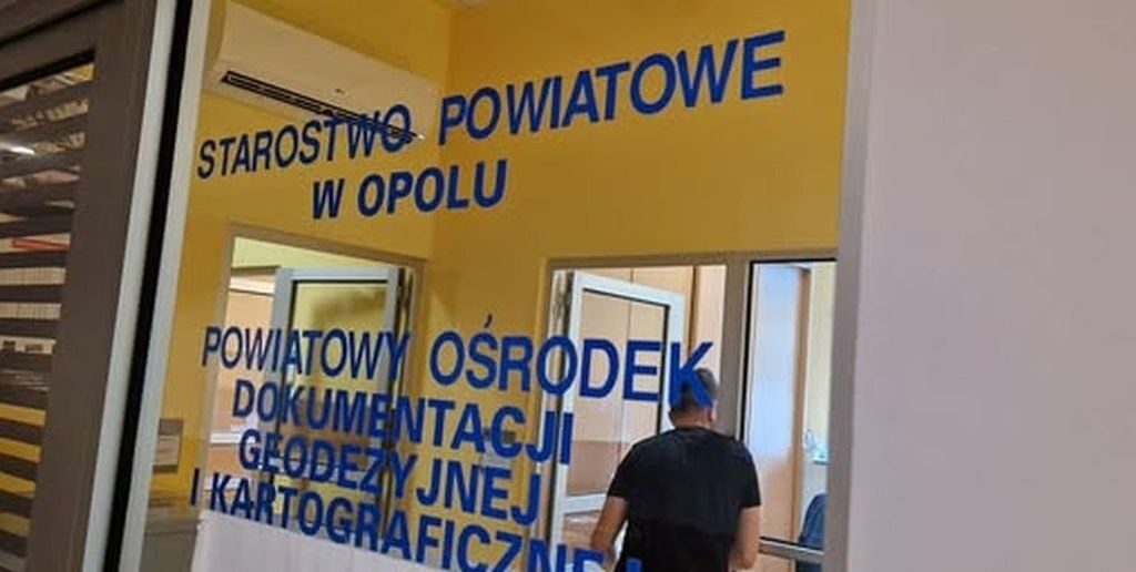 Powiat Opolski inwestuje w cyfrową geodezję. Nowy serwer, nowy sprzęt i kolejne fundusze &#8211; Powiat Opolski pozostaje liderem e-geodezji w regionie