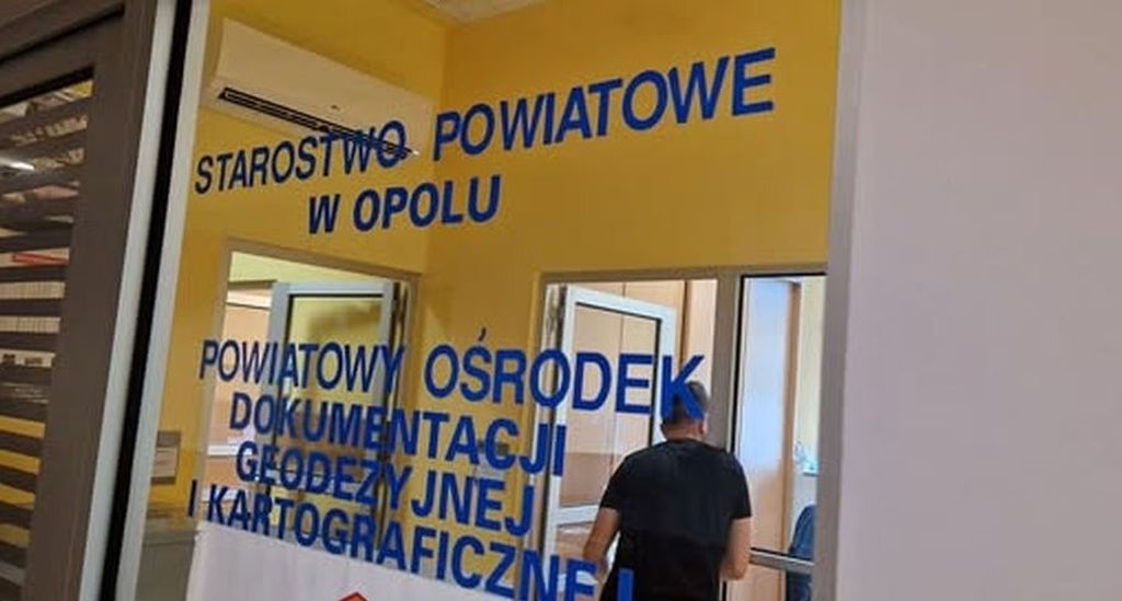 Powiat Opolski inwestuje w cyfrową geodezję. Nowy serwer, nowy sprzęt i kolejne fundusze – Powiat Opolski pozostaje liderem e-geodezji w regionie