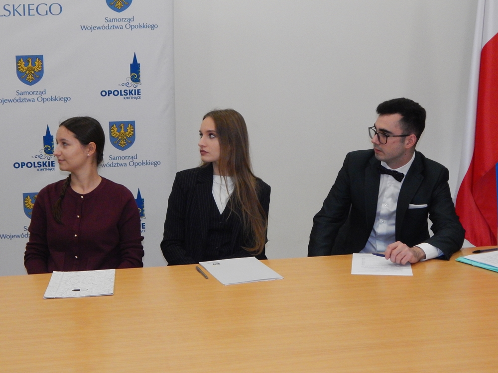 Opolskie stawia na młodych lekarzy – region, który nie chce czekać w kolejce