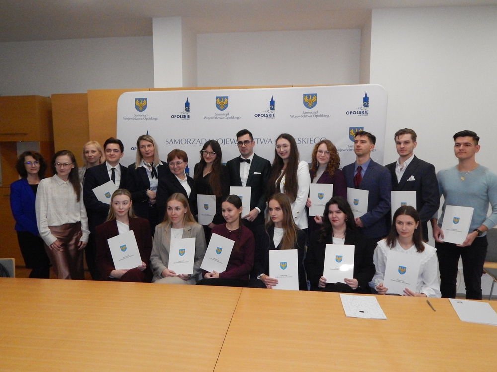 Opolskie stawia na młodych lekarzy – region, który nie chce czekać w kolejce