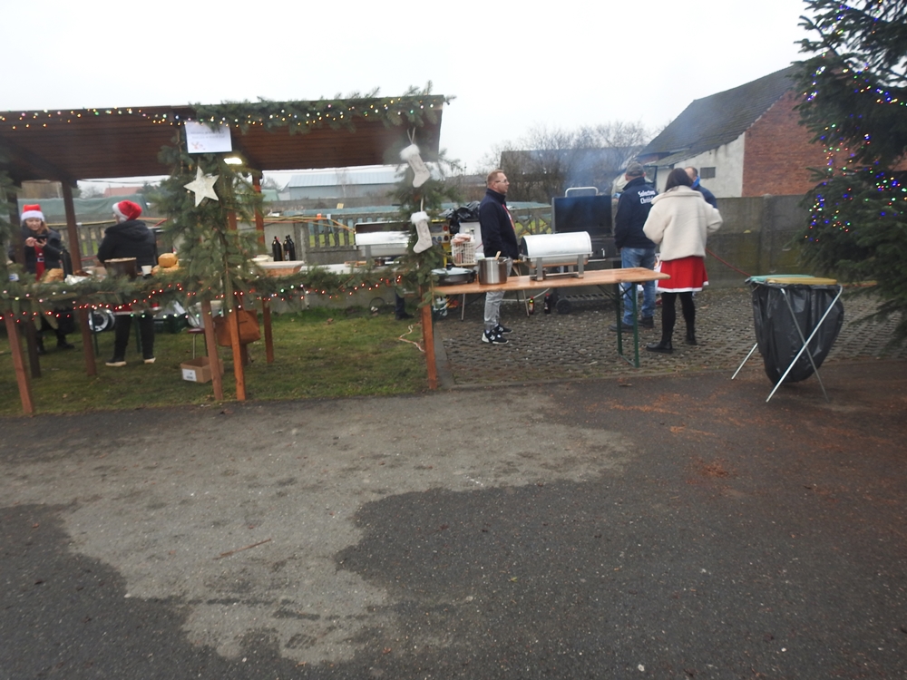 Piernikowy korowód i światła życzliwości. Gdzie? Oczywiście w Chróścicach