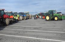 Ciągniki, flagi i gniew Ciągniki, flagi i gniew