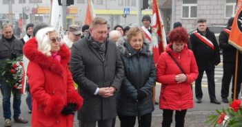 Stan Wojenny: Czterdzieści Trzy Lata Czekania na Dziś