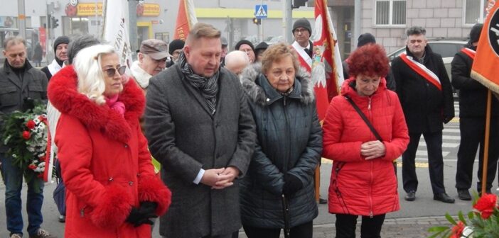 Stan Wojenny: Czterdzieści Trzy Lata Czekania na Dziś