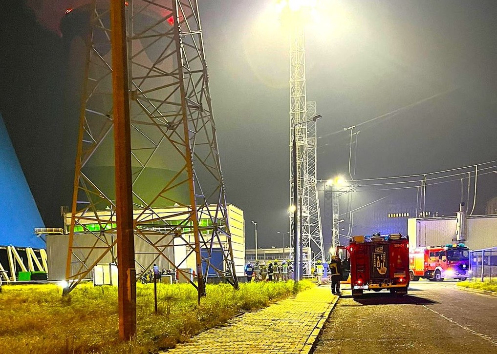 Awaria w Elektrowni Opole gwałtownie opanowana. Na miejscu liczne służby, brak zagrożenia dla ludzi i środowiska