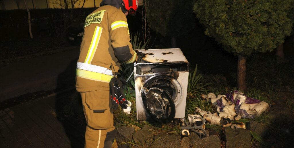 W jednym z mieszkań przy ul. Bończyka w Opolu zapaliła się pralka W jednym z mieszkań przy ul. Bończyka w Opolu zapaliła się pralka