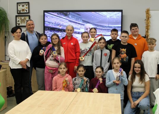 Paraolimpijka Barbara Bieganowska–Zając spotkała się z dziećmi i seniorami z gminy Dobrzeń Wielki