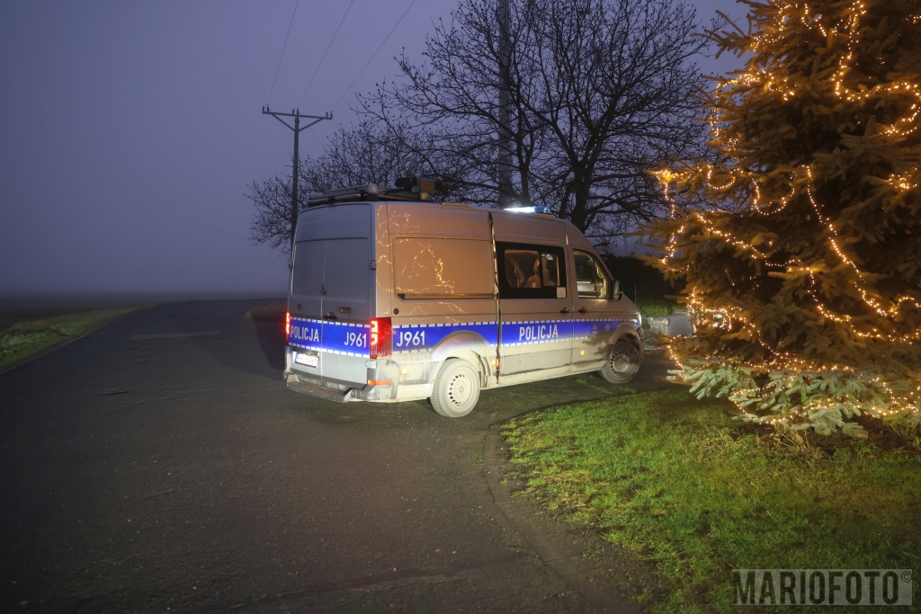 Wypadek w Mechnicach. 7-latek potrącił samochodem swoją siostrę