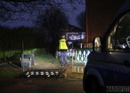 Wypadek w Mechnicach. 7-latek potrącił samochodem swoją siostrę