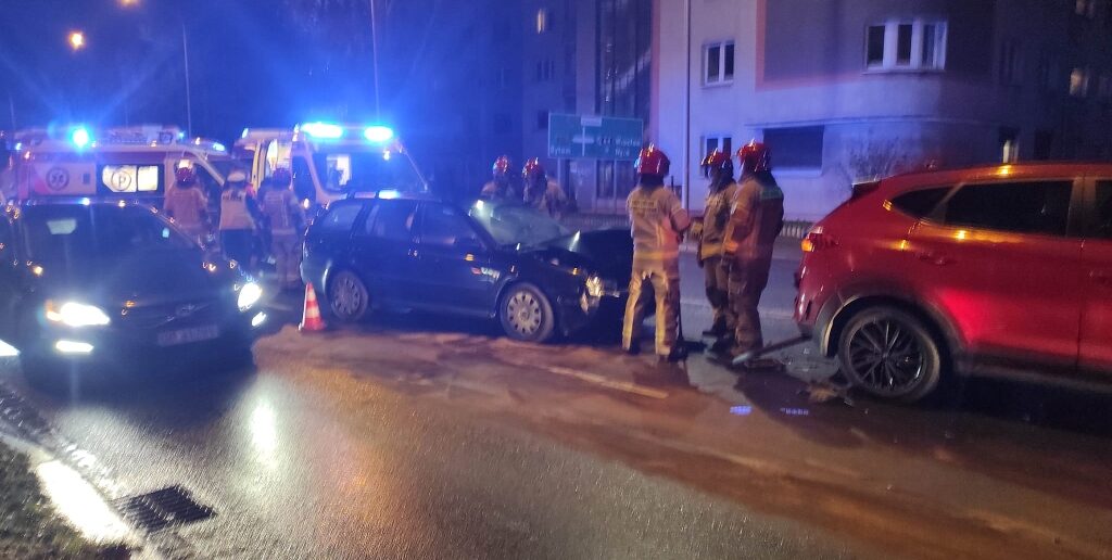 Wypadek na ulicy Ozimskiej w Opolu, zderzyły się dwa samochody Wypadek na ulicy Ozimskiej w Opolu, zderzyły się dwa samochody