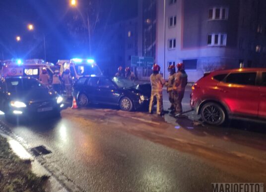 Wypadek na ulicy Ozimskiej w Opolu, zderzyły się dwa samochody