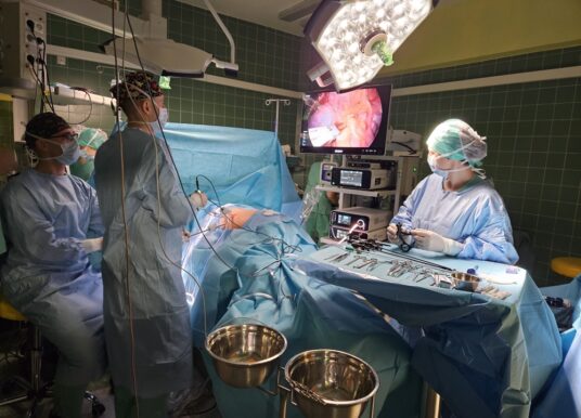 Pierwsza dziecięca operacja urologiczna w USK Opole. 11-latek przeszedł laparoskopową plastykę wady nerkowej