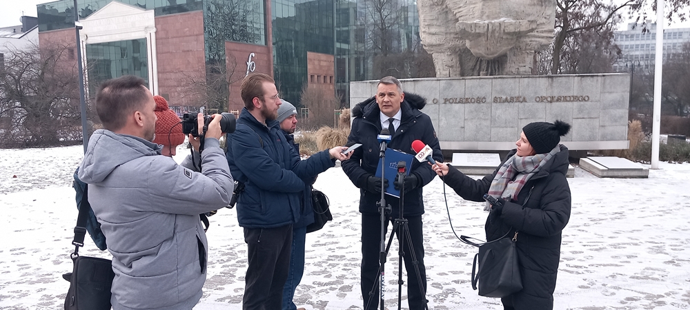 Poseł Tomasz Kostuś po dw&oacute;ch latach kadencji: intensywna praca w Sejmie i w terenie