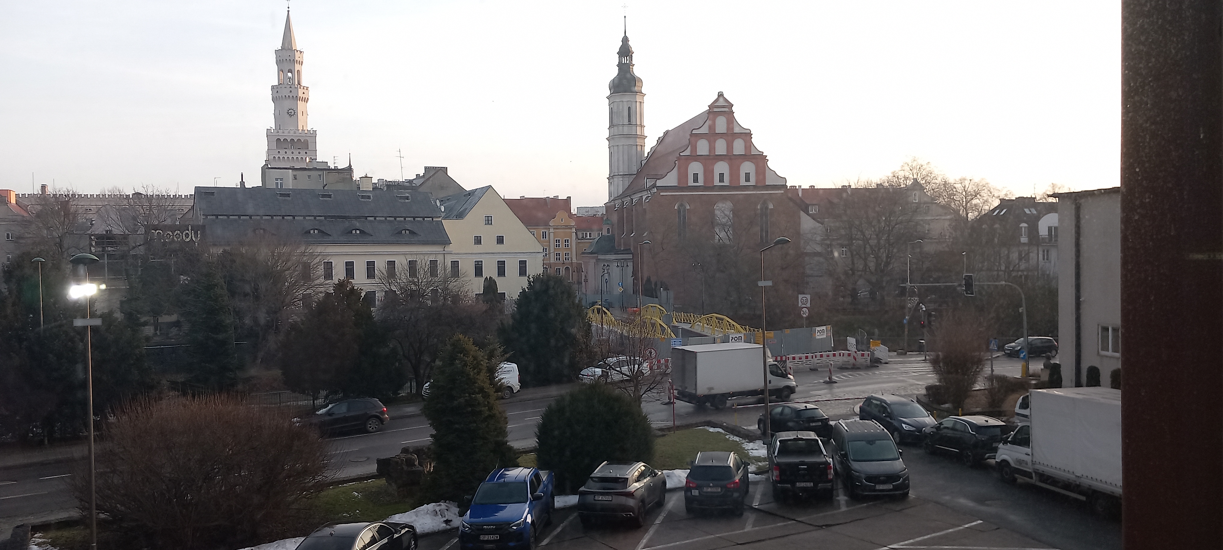 Matrix po opolsku, czyli jak „rozbujać” żółty mostek i zablokować miasto