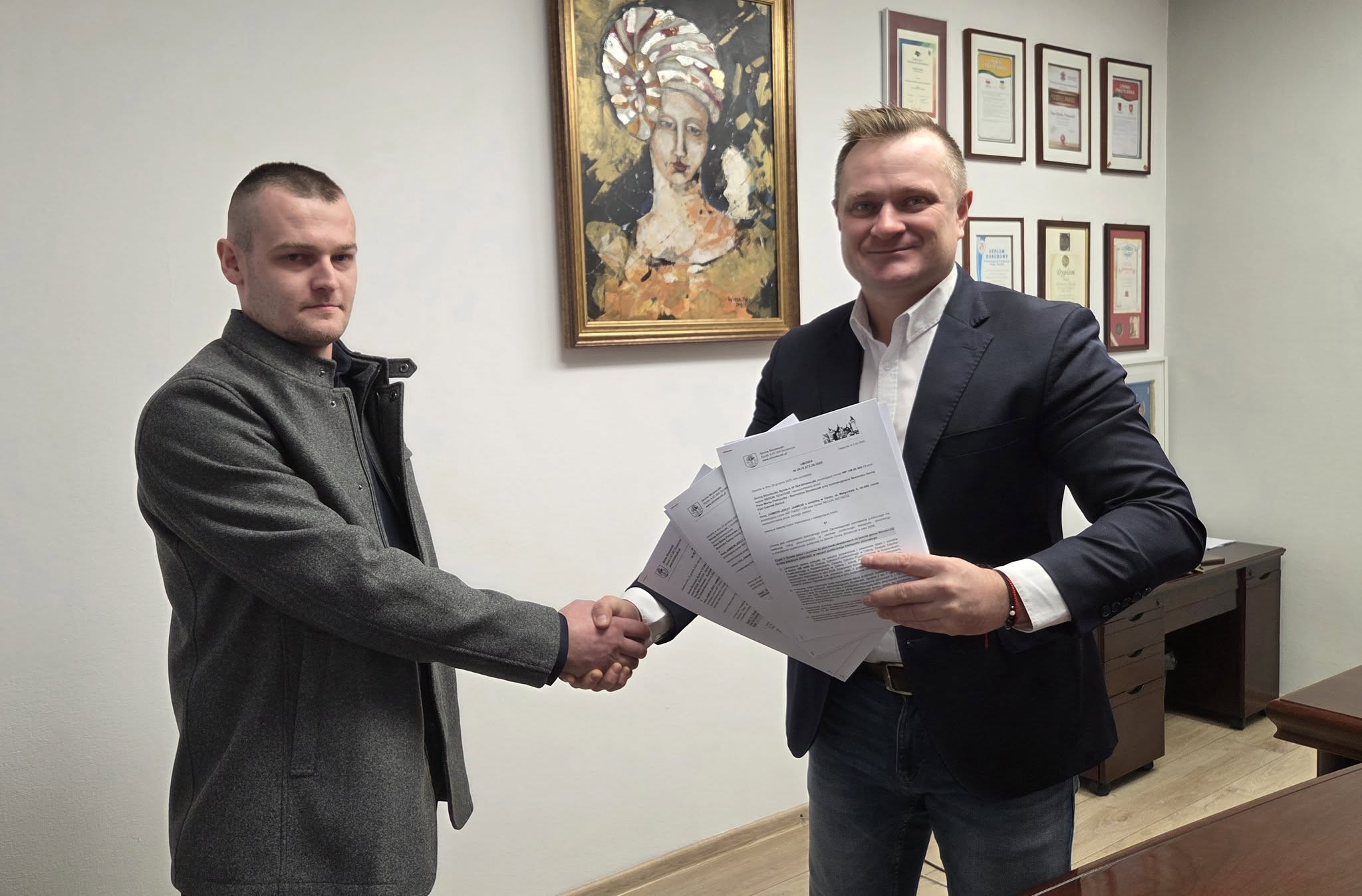 Inwestycyjny impuls w gminie Strzeleczki: Od nowoczesnego transportu po bezpieczną przyszłość