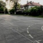 Nowa jakość sportu przy szkole w Osowcu. Asfalt odchodzi do historii
